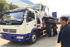 新野汽车道路救援拖车价格